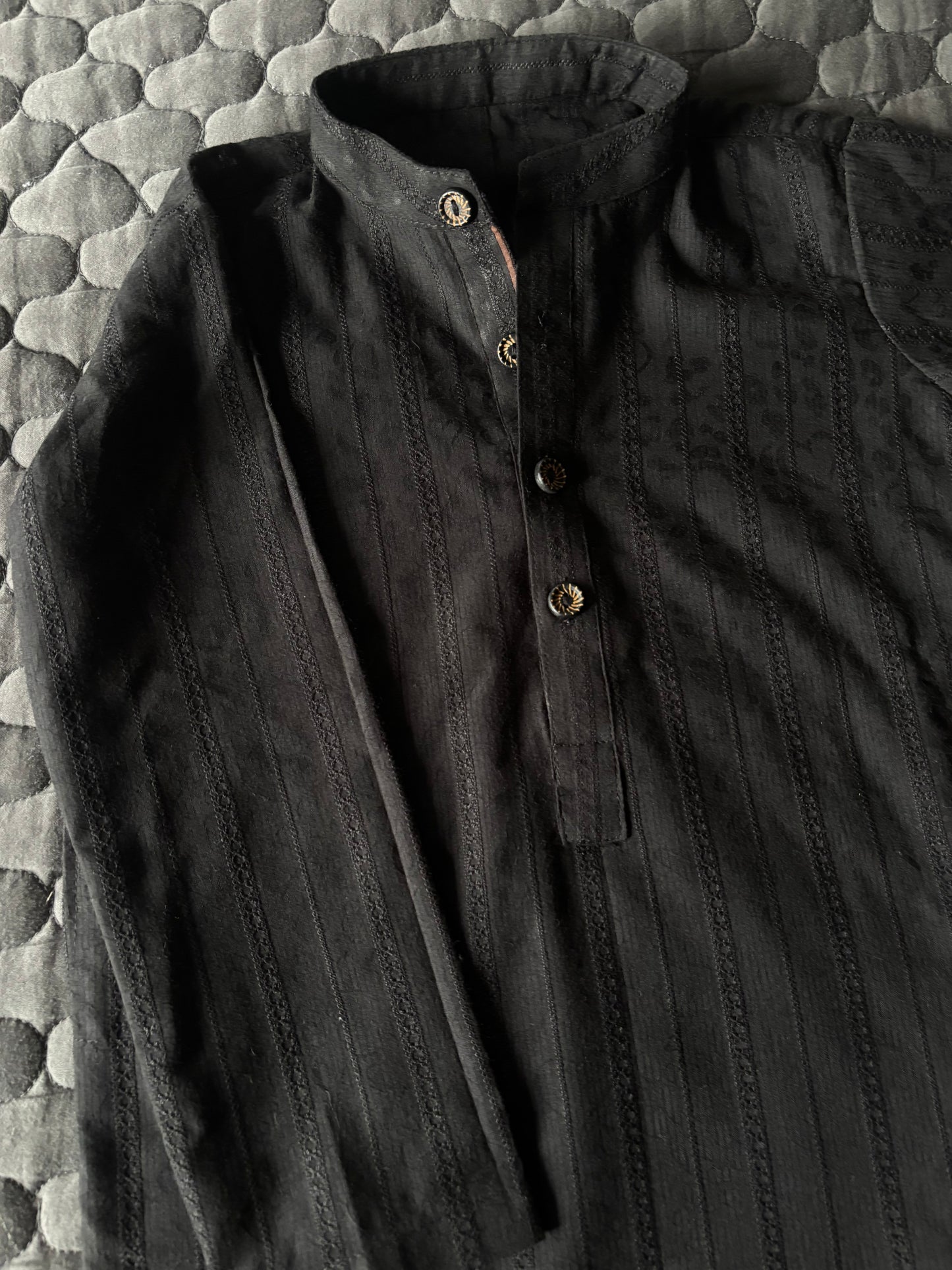 BLACK SELF TEXTURED