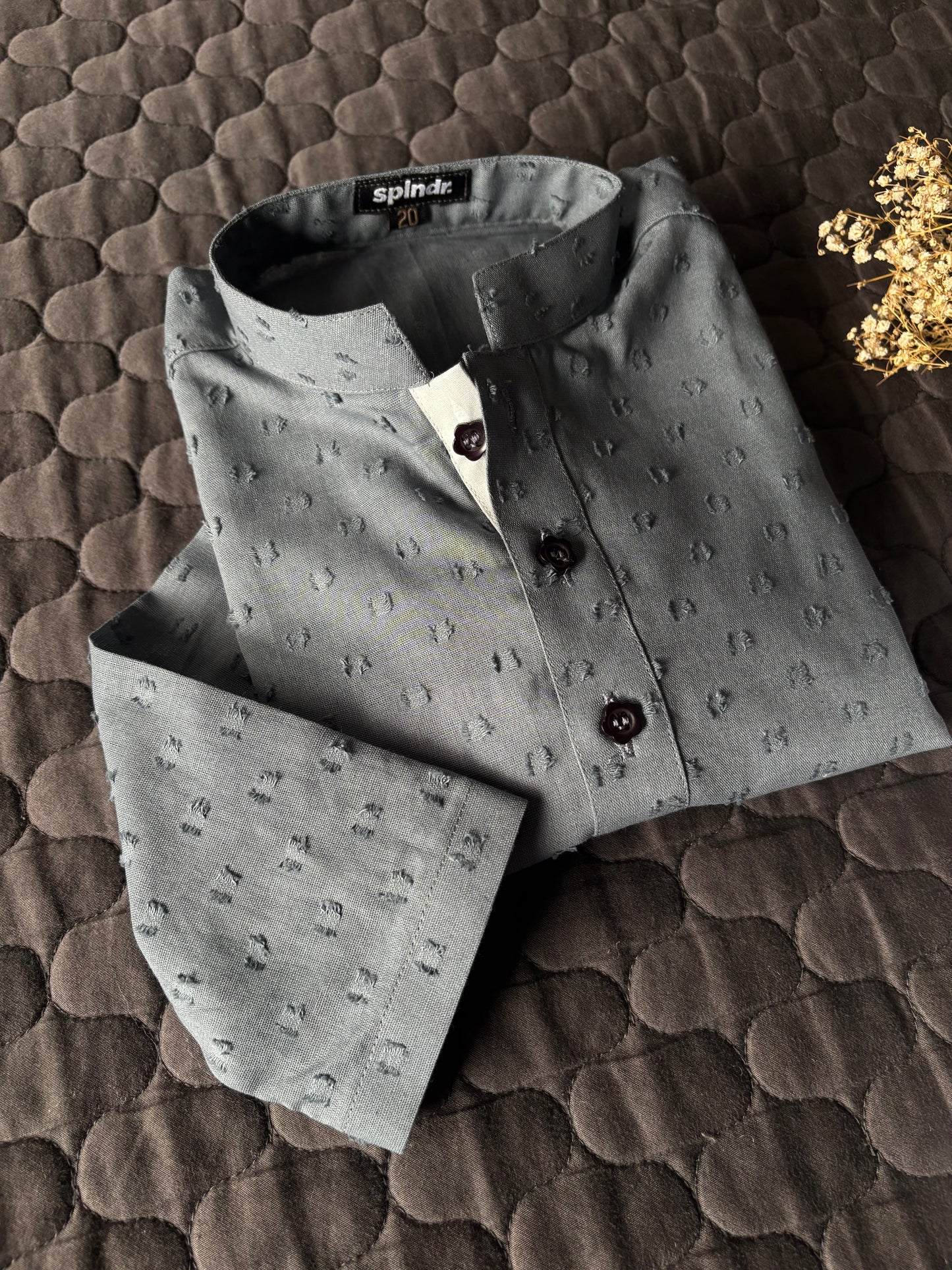 BLUISH GRAY