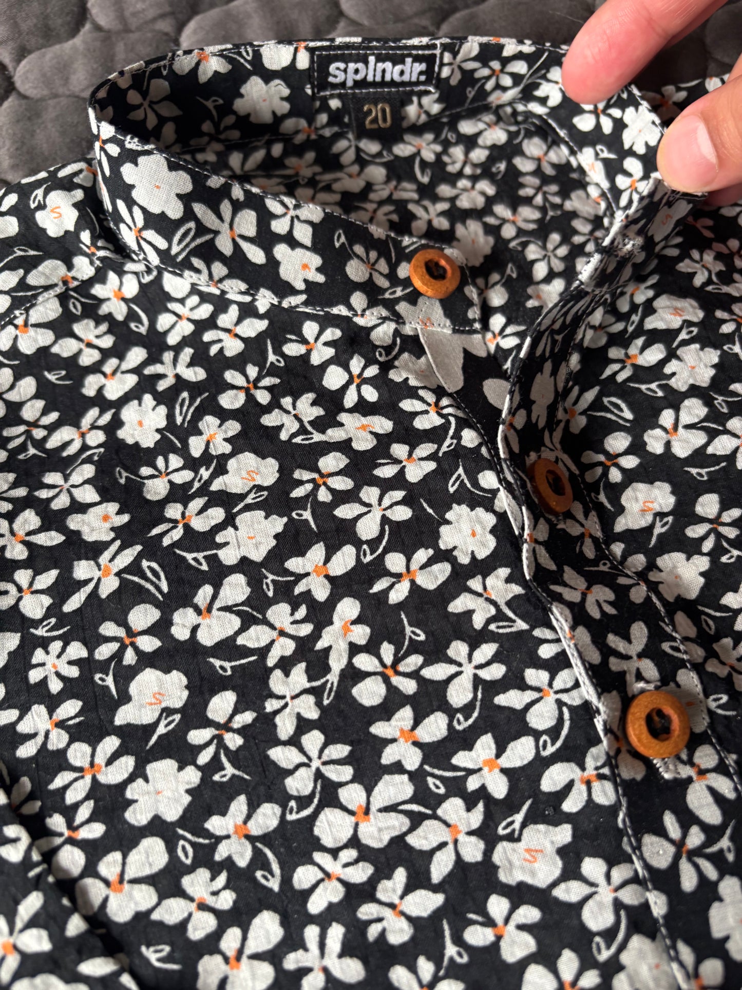 BLACK FLORAL
