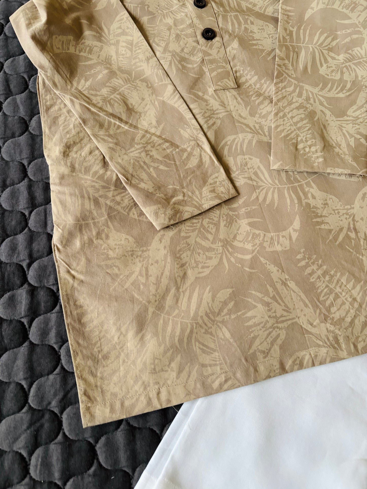 LIGHT BROWN FLORAL