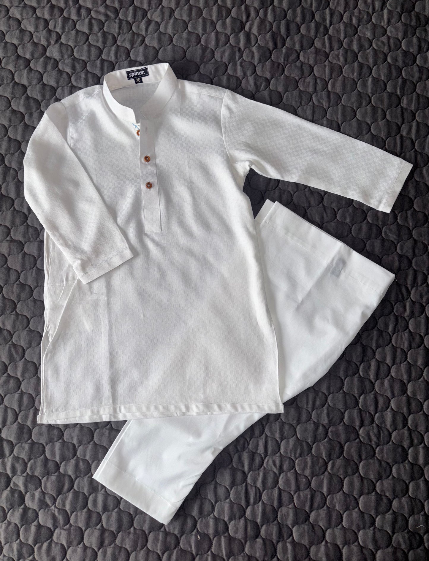 TEXTURED WHITE