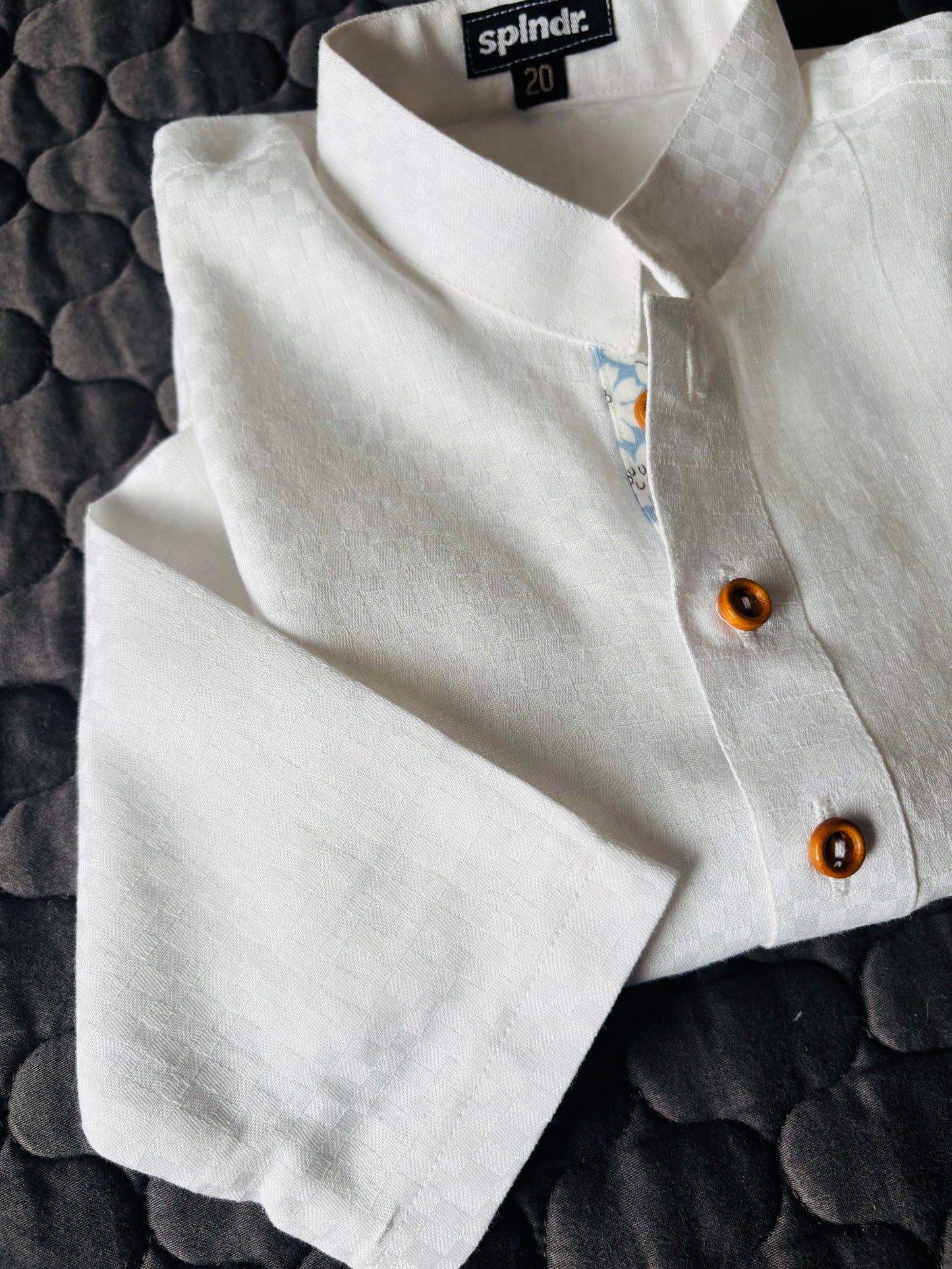 TEXTURED WHITE