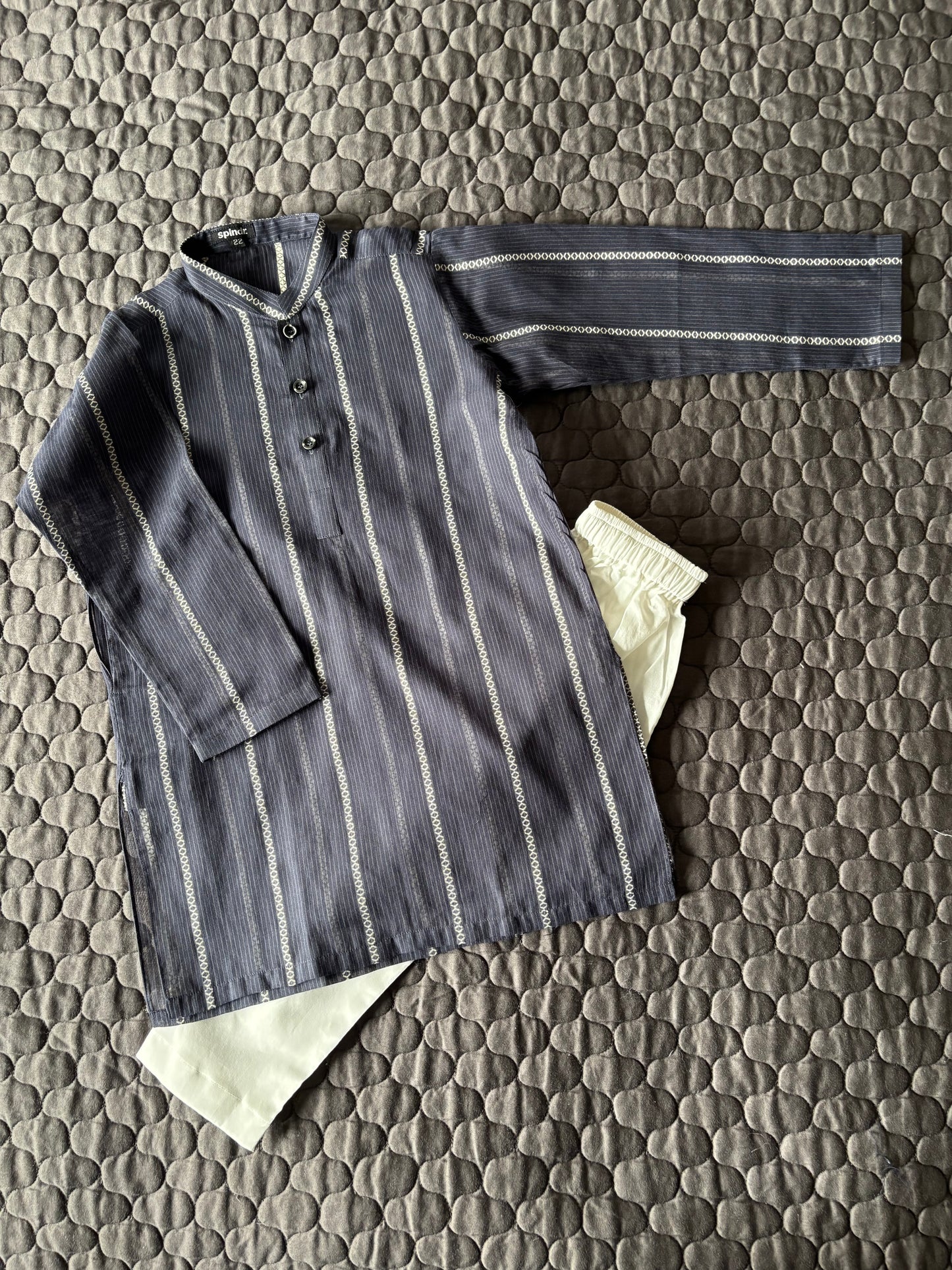 BLUISH BLACK SELF